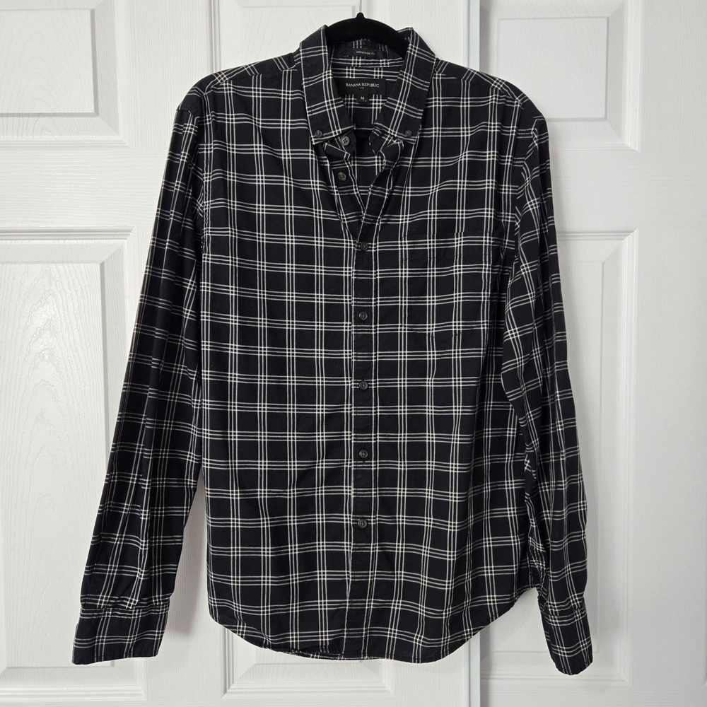 Banana Republic Mens Untucked Fit Shirt Medium Black Windowpane Plaid Cotton